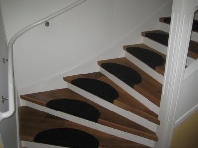 Referensjobb "Inklädsel trappa" utfört av Parkettkontakten i Sverige